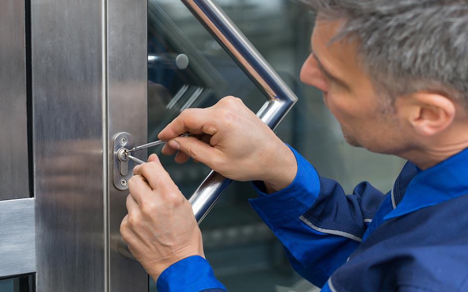 changer serrure porte garage Chevilly-Larue